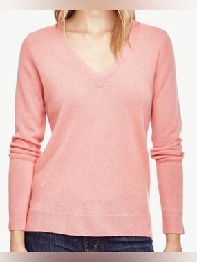 Ann Taylor Cashmere V Neck, size M